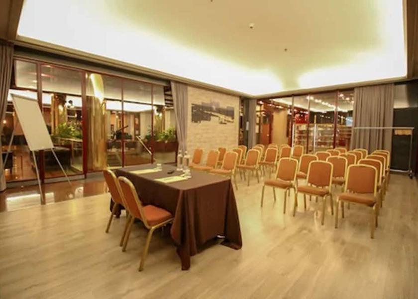 Piedmont Turin Meeting Room