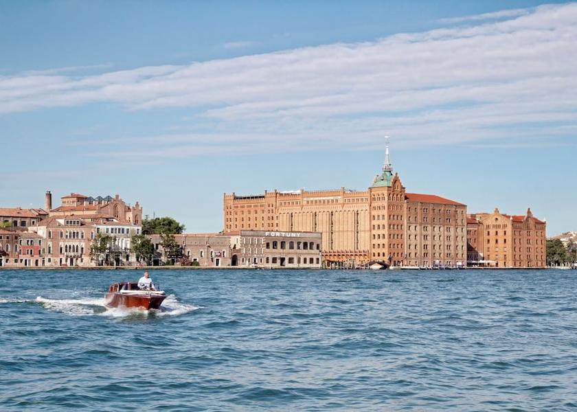 Veneto Venice Exterior Detail