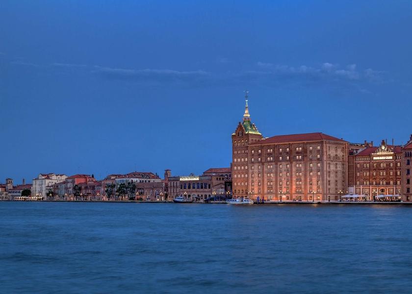 Veneto Venice Exterior Detail