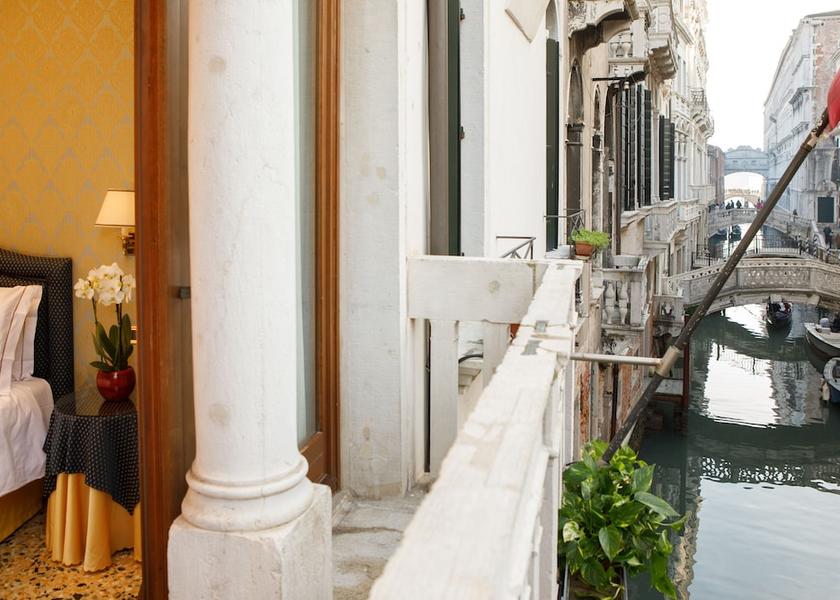 Veneto Venice Room