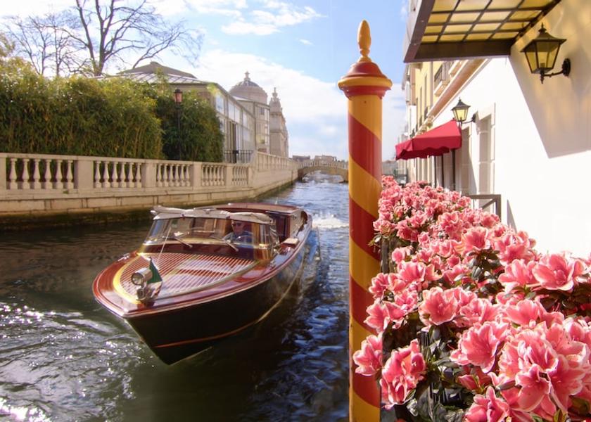 Veneto Venice Entrance