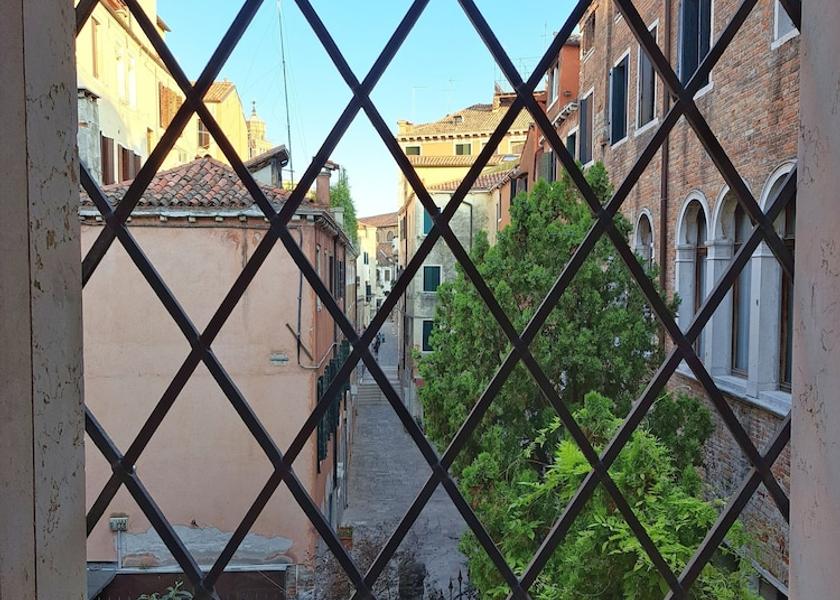 Veneto Venice Exterior Detail