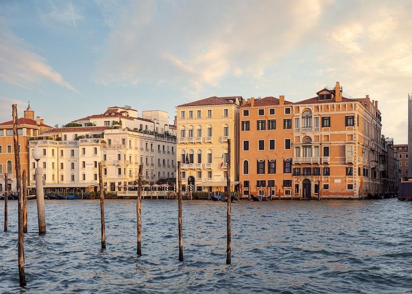 Veneto Venice Exterior Detail