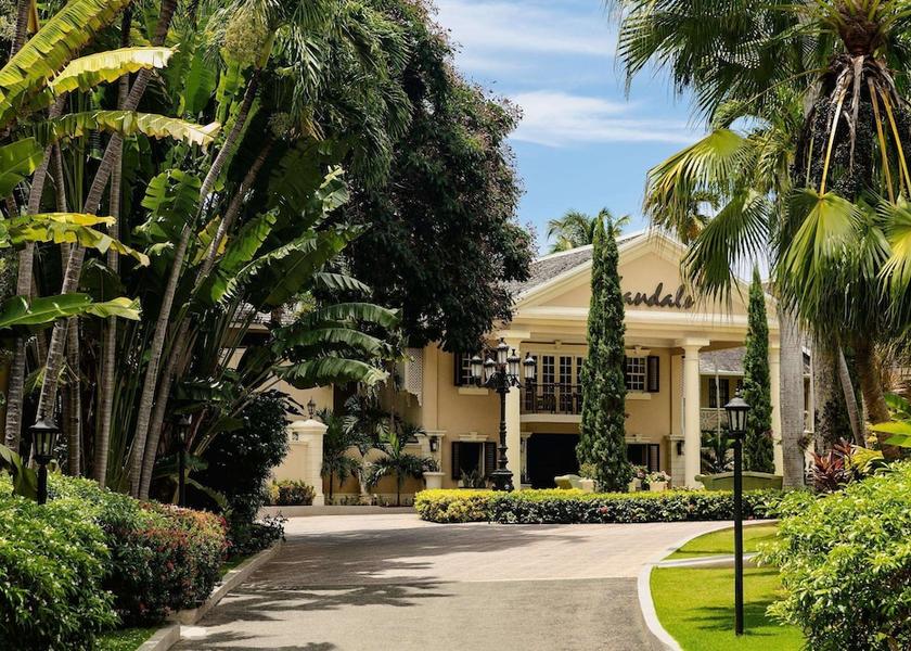 Saint James Ocho Rios Exterior Detail