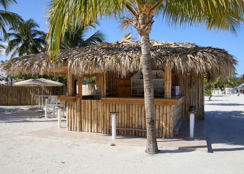 Saint James Runaway Bay Beach bar