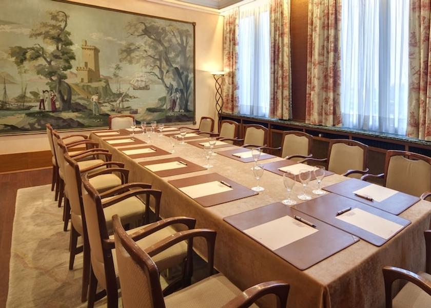  Luxembourg City Meeting Room