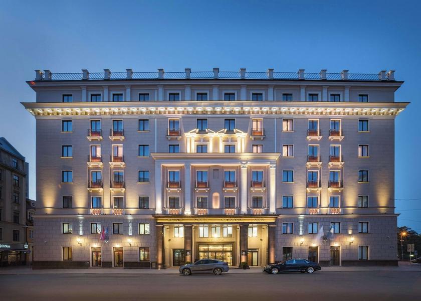  Riga Exterior Detail