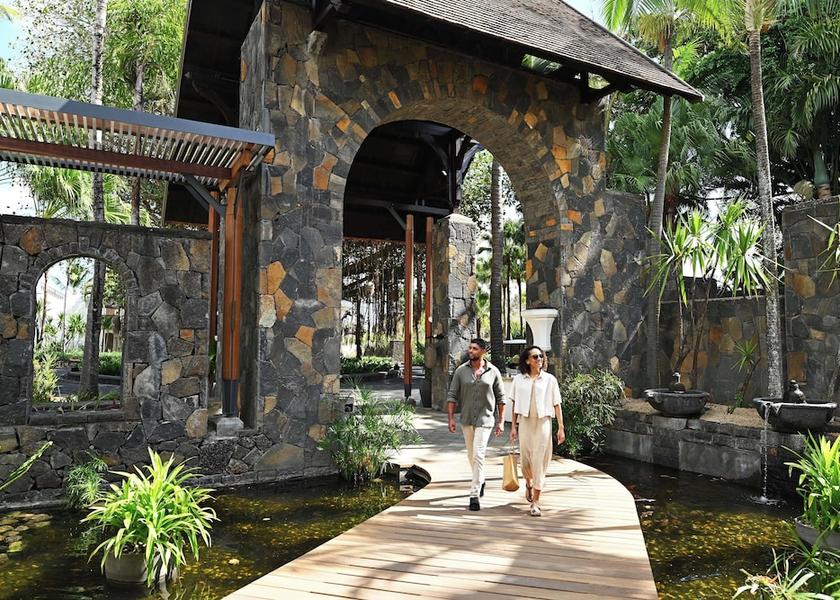  Trou d'Eau Douce Exterior Detail