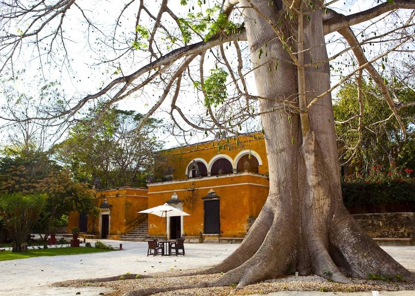 Campeche Uayamon Exterior Detail
