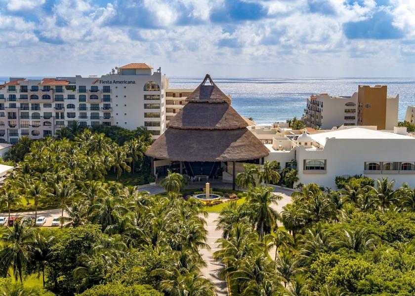 Quintana Roo Cancun Front of property