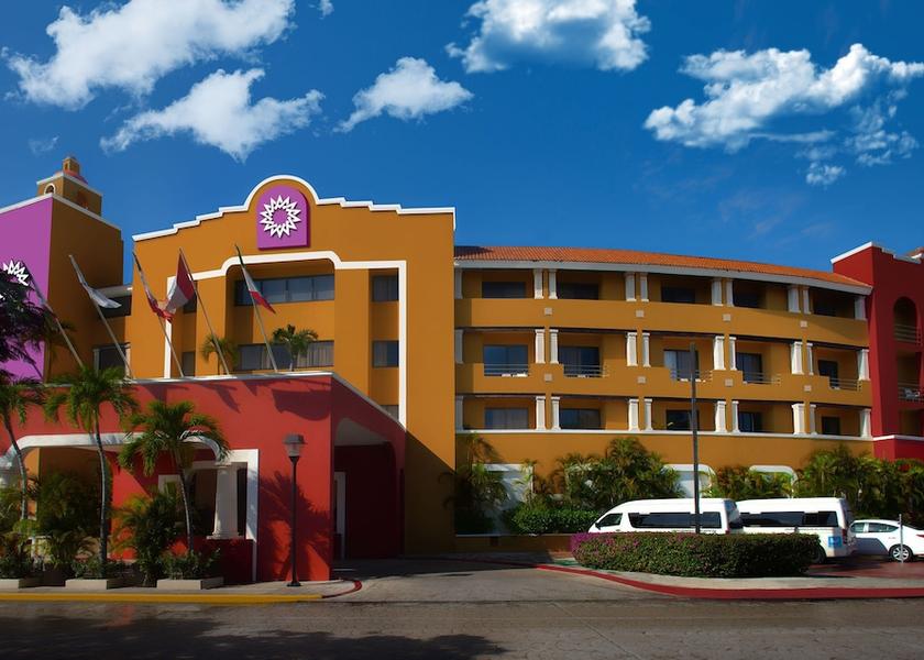 Quintana Roo Cancun Front of property