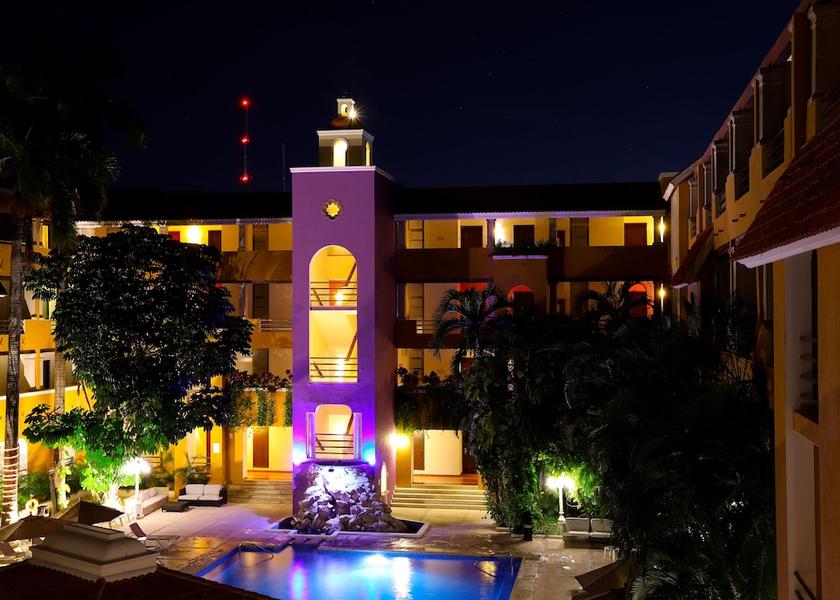 Quintana Roo Cancun Front of property