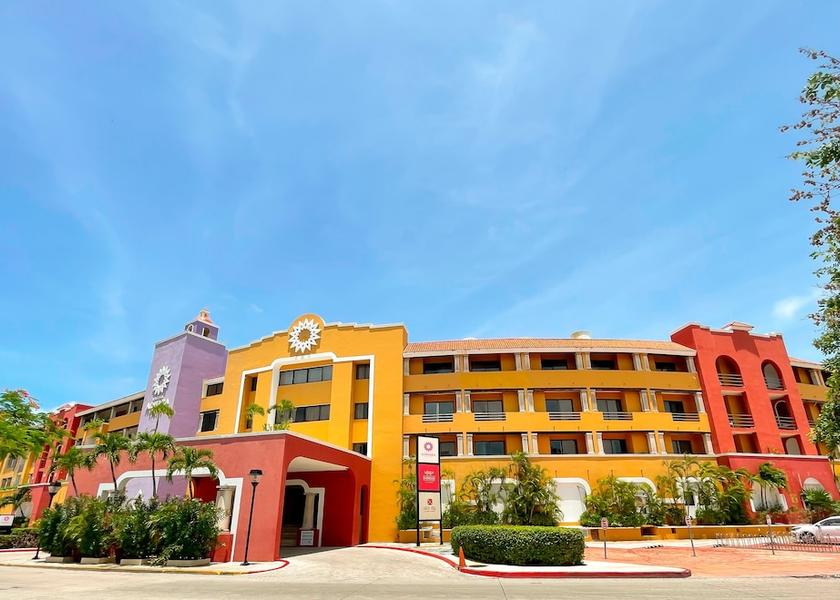 Quintana Roo Cancun Front of property