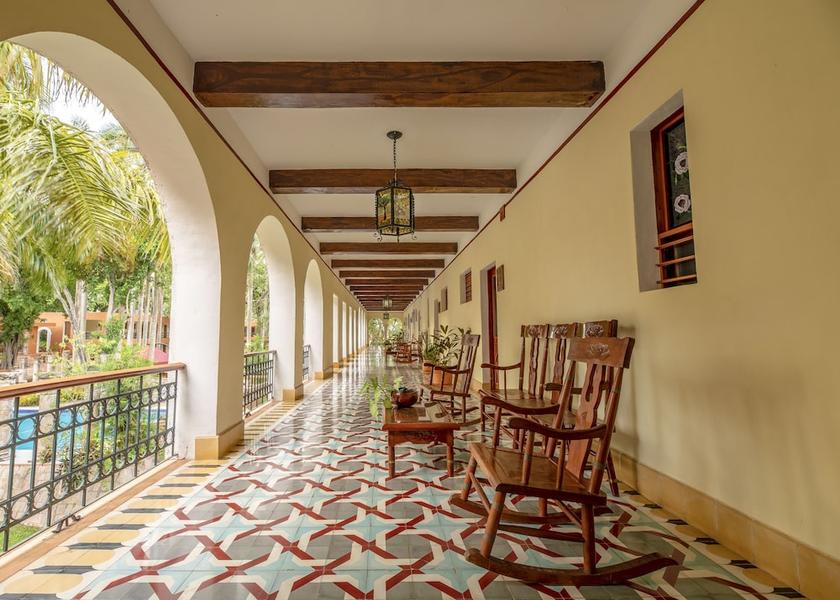 Yucatán Santa Elena Balcony view