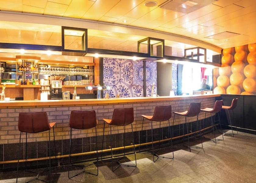 North Holland Hoofddorp Bar (on property)