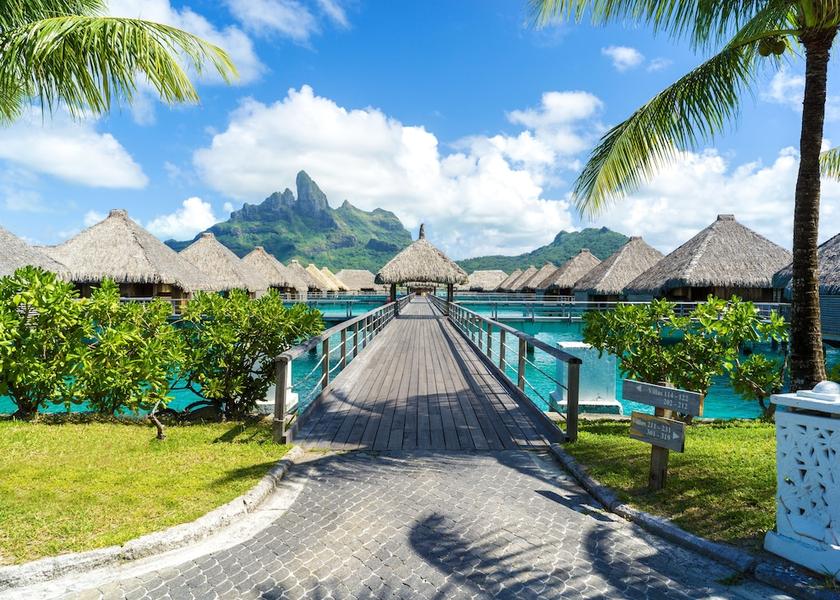  Bora Bora Exterior Detail