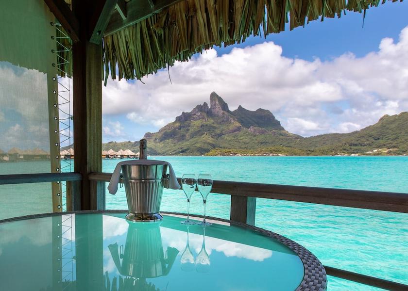  Bora Bora Exterior Detail