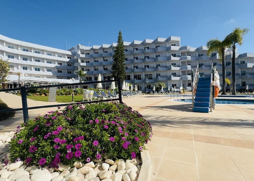 Faro Silves Front of property