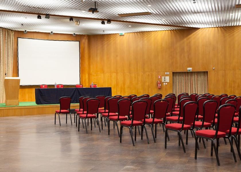 Faro Loulé Meeting Room