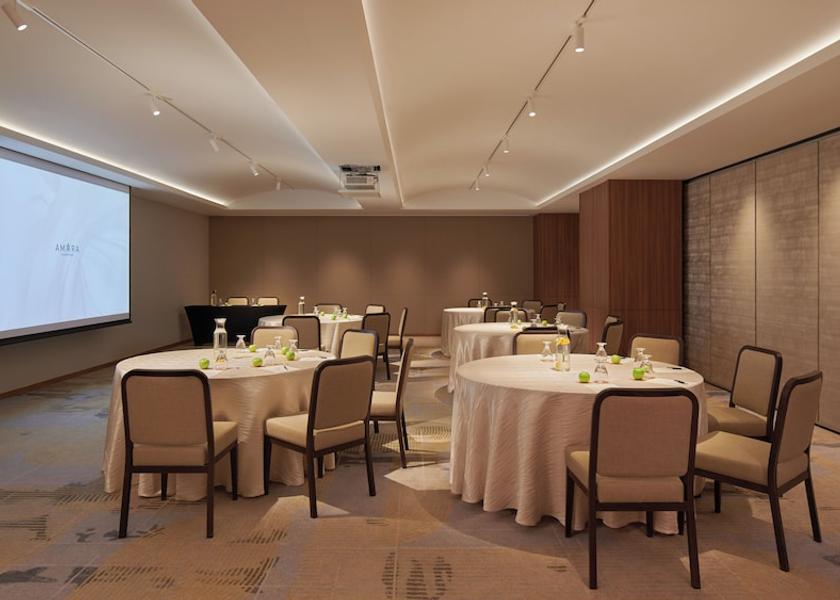  Singapore Meeting Room