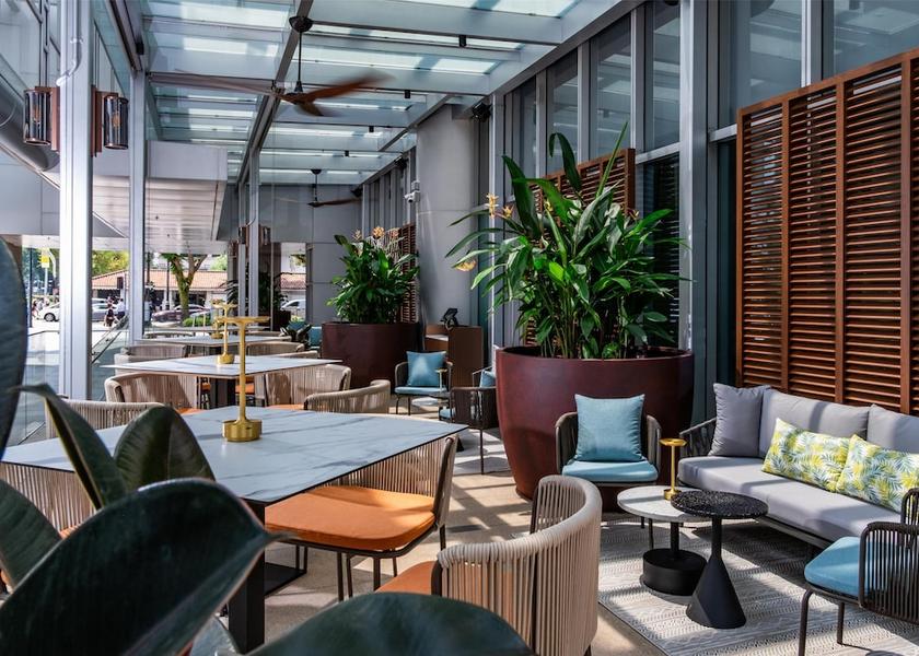  Singapore Bar (on property)