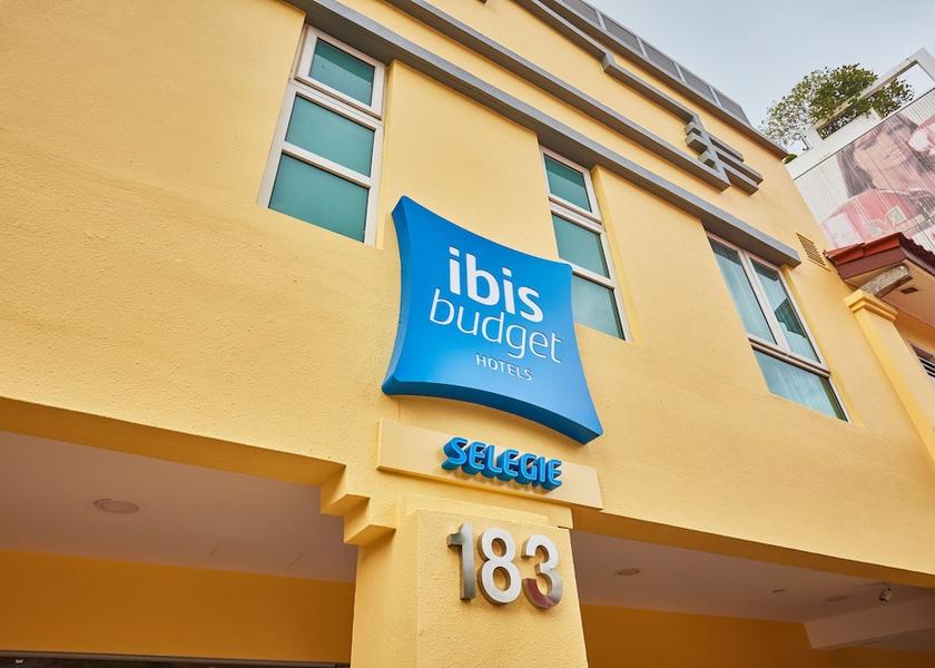  Singapore Exterior