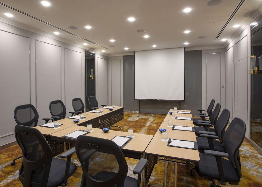  Singapore Meeting Room