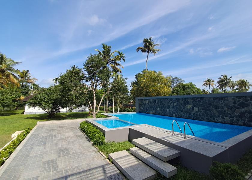 Kerala Alleppey Pool