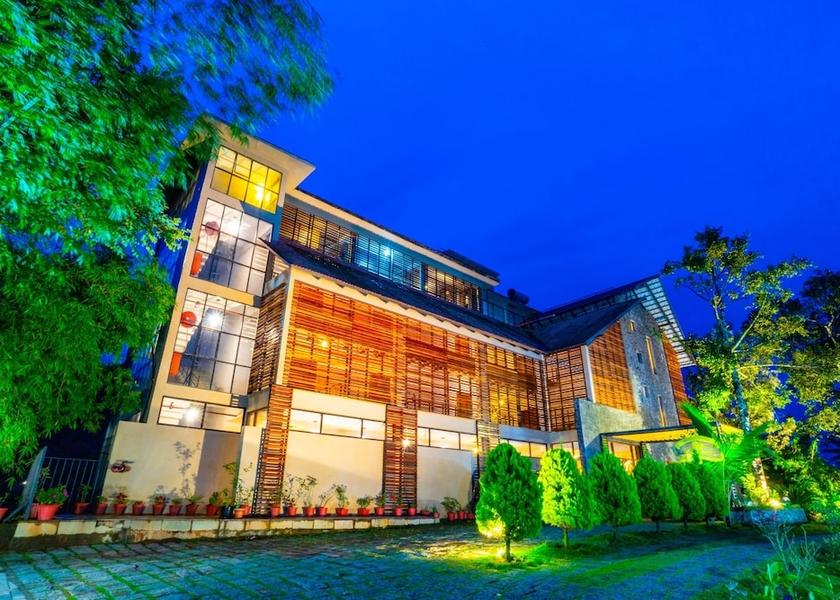 Kerala Munnar Front of property - evening/night