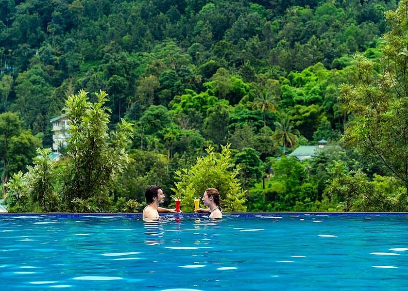 Kerala Munnar Infinity pool