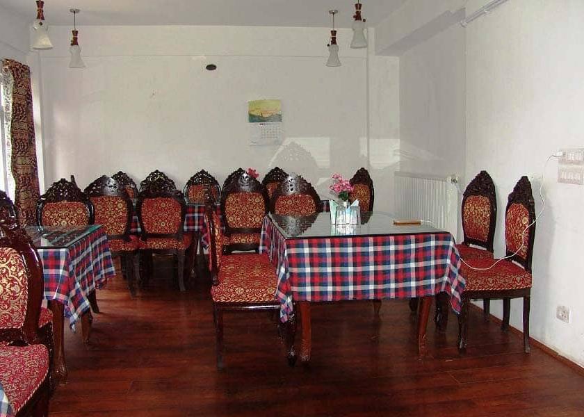 Jammu and Kashmir Gulmarg hotel dinning