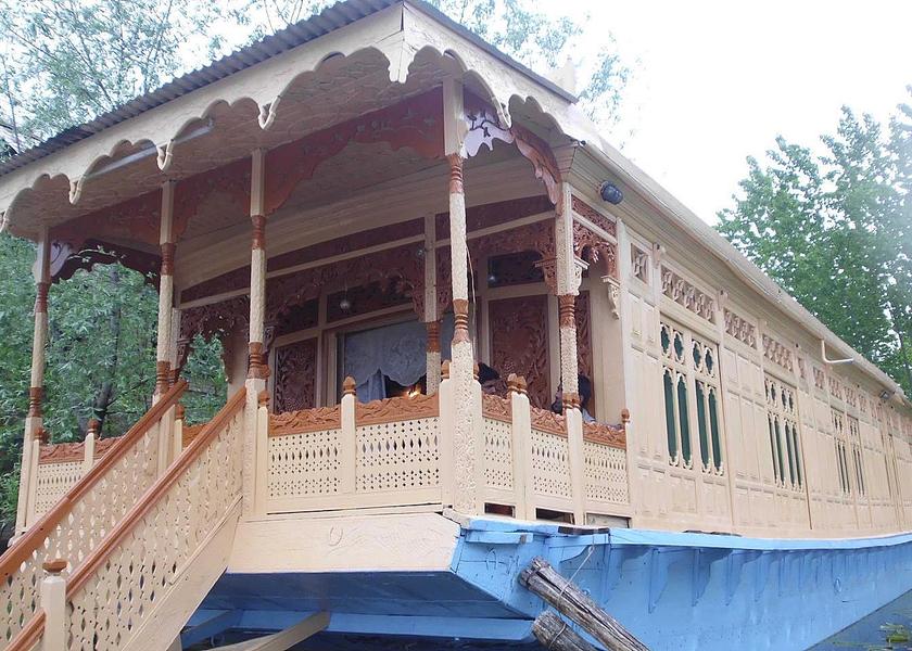 Jammu and Kashmir Srinagar Hotel Exterior