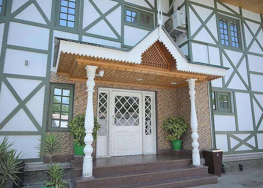 Jammu and Kashmir Srinagar Entrance