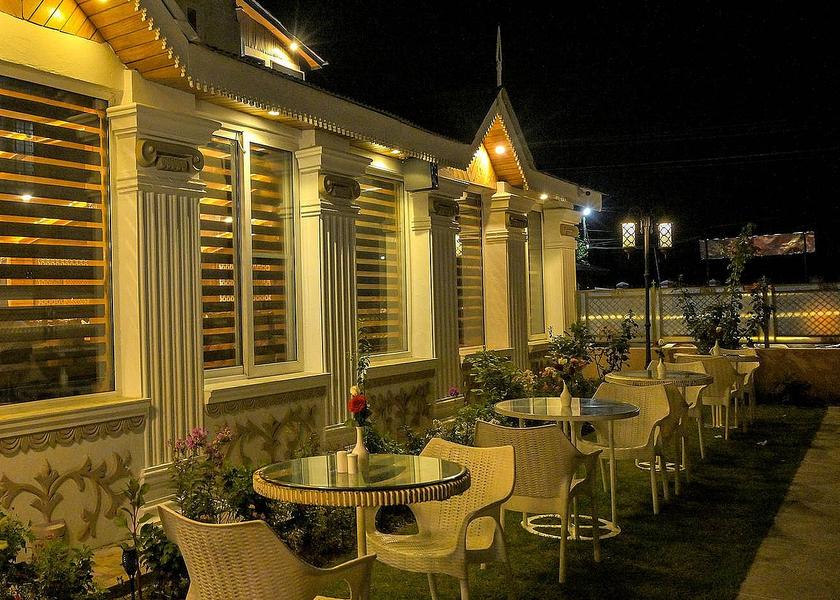 Jammu and Kashmir Srinagar Hotel Exterior