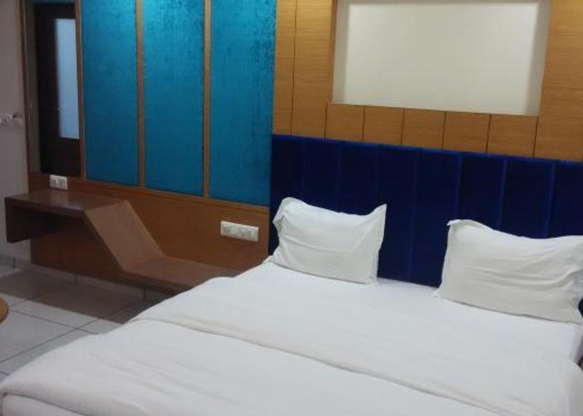 Gujarat Vapi Deluxe AC Room