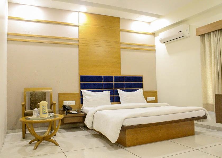 Gujarat Vapi Executive Suite Ac