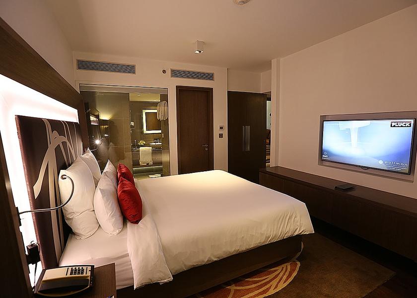 Delhi Delhi Food & Dining