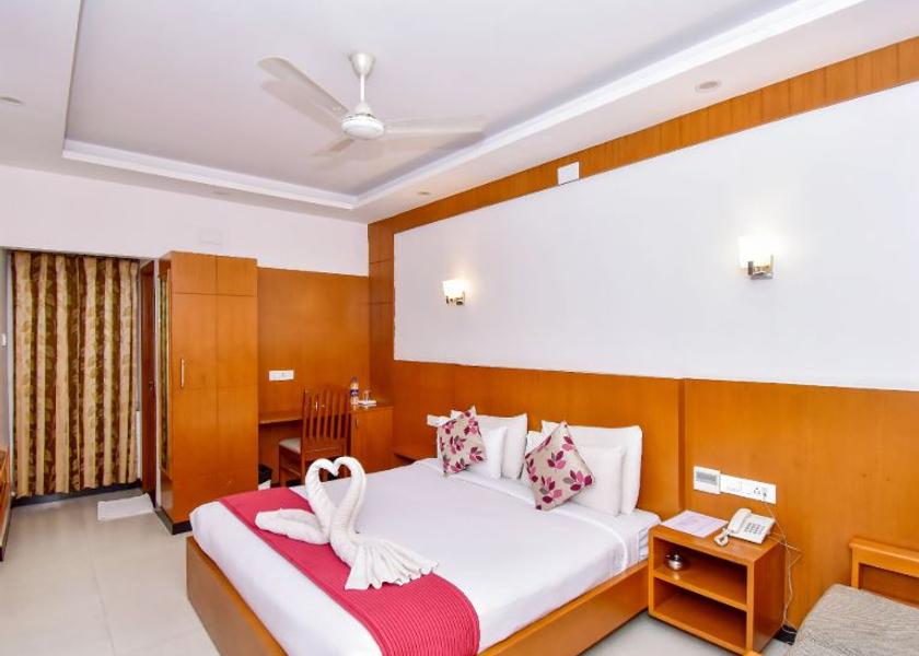 Tamil Nadu Coimbatore Deluxe Double Bed Room