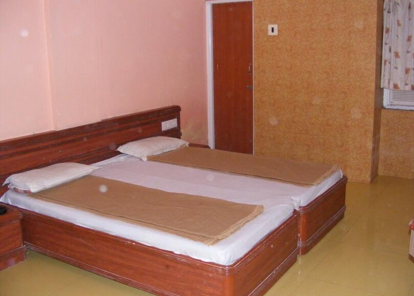 Gujarat Prabhas Patan Standard AC Four Bed