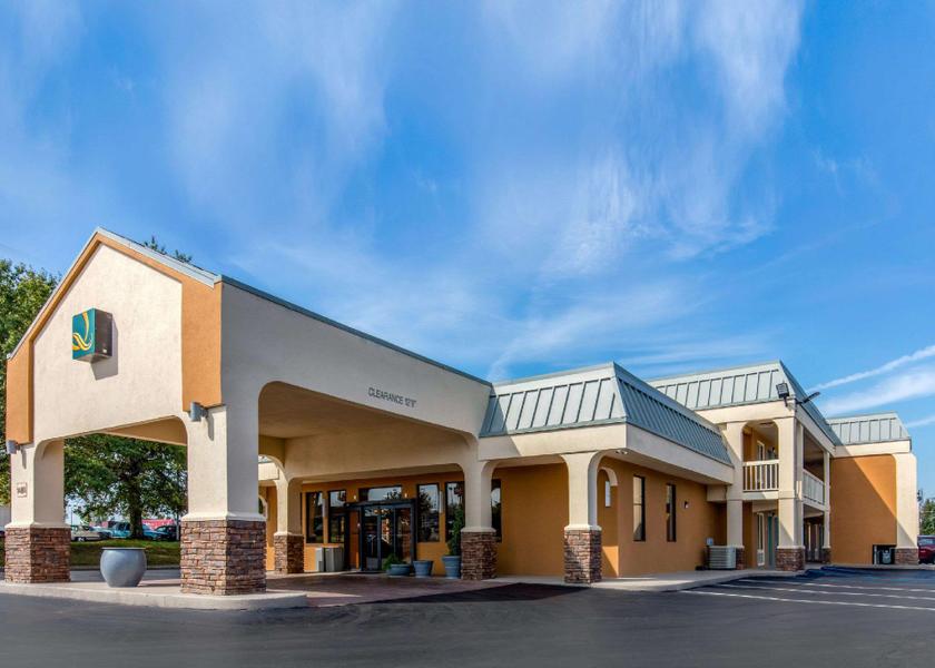 Alabama Athens Hotel Exterior