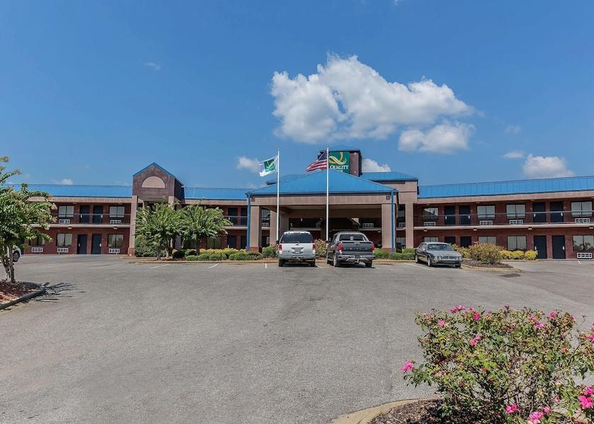 Alabama Calera Exterior Detail