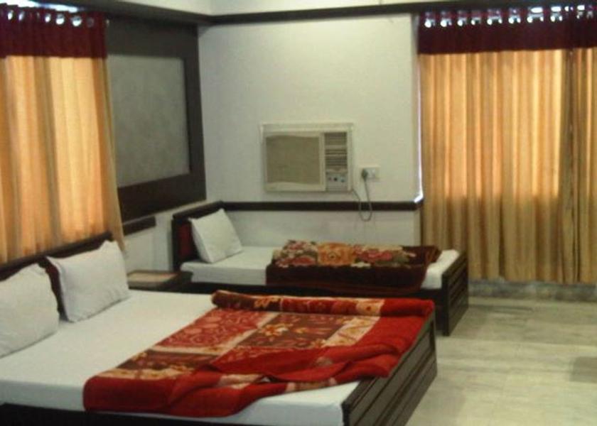 Gujarat Ambaji A/c Family Room
