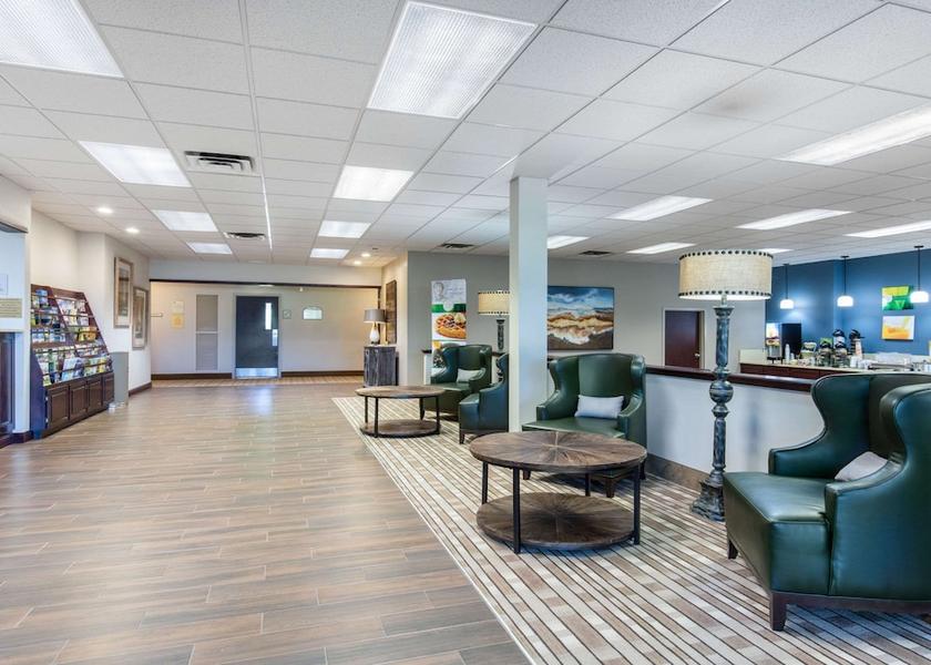 Arkansas Mountain Home Lobby