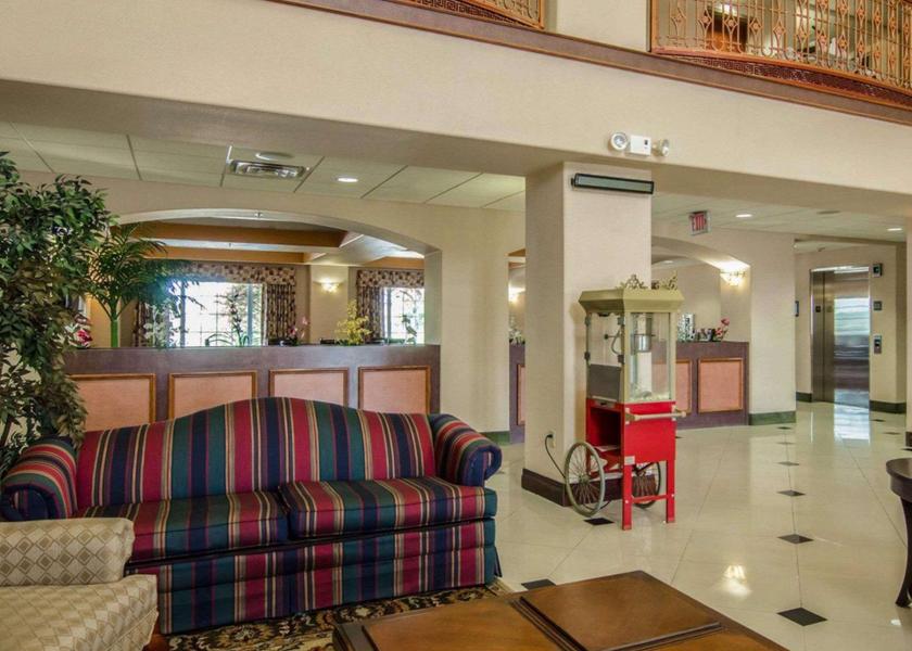 Arkansas Springdale lobby