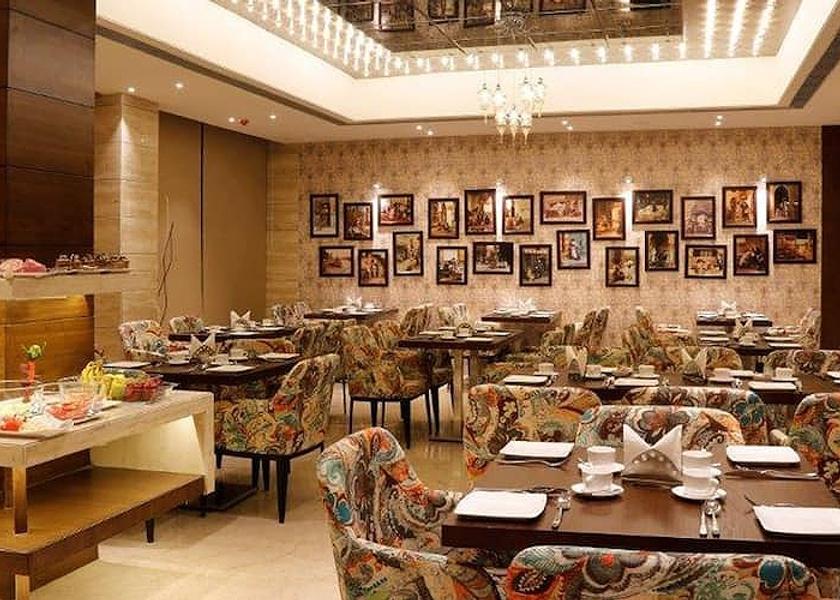 Delhi Delhi Food & Dining