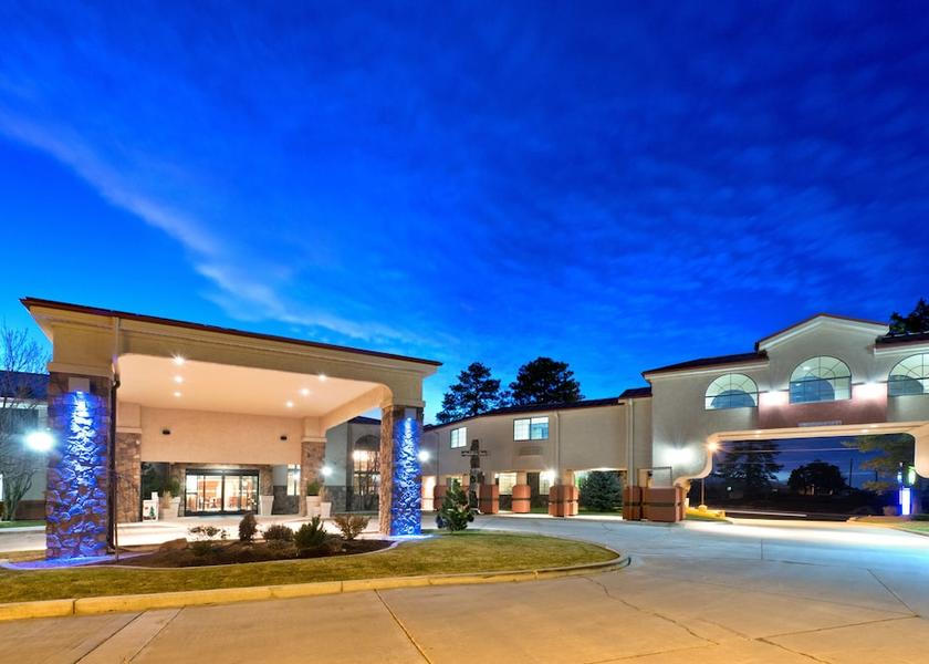 Arizona Show Low Exterior Detail