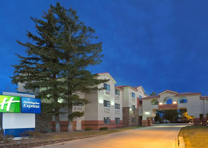 Arizona Show Low Exterior Detail