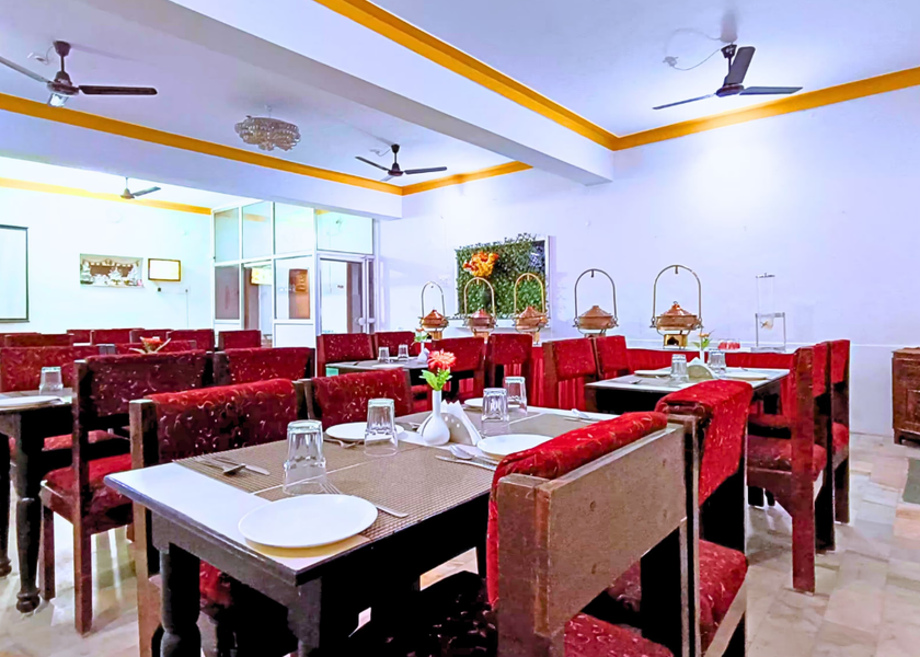 Uttar Pradesh Sultanpur Food & Dining
