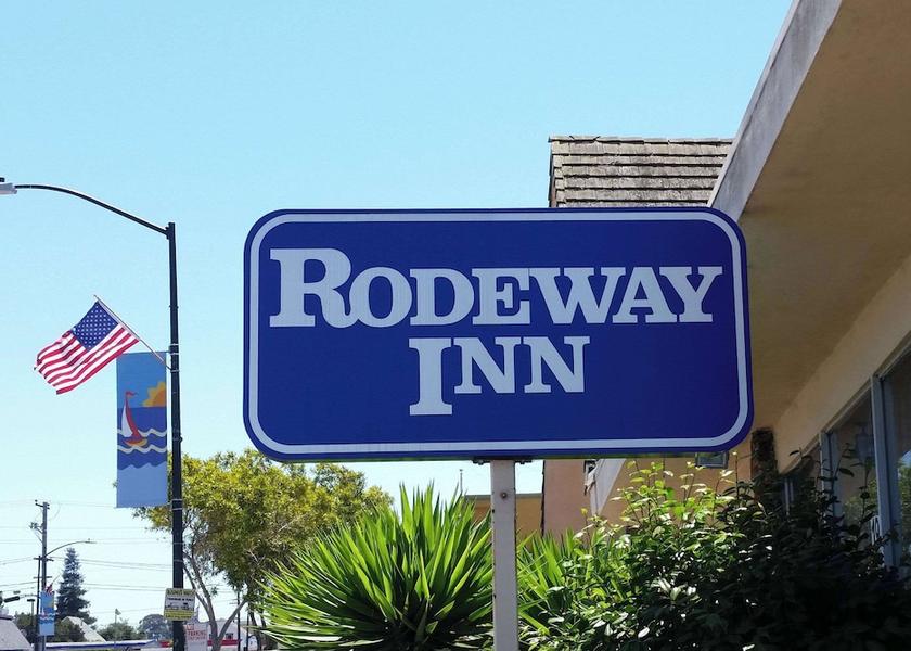 California Alameda Exterior Detail