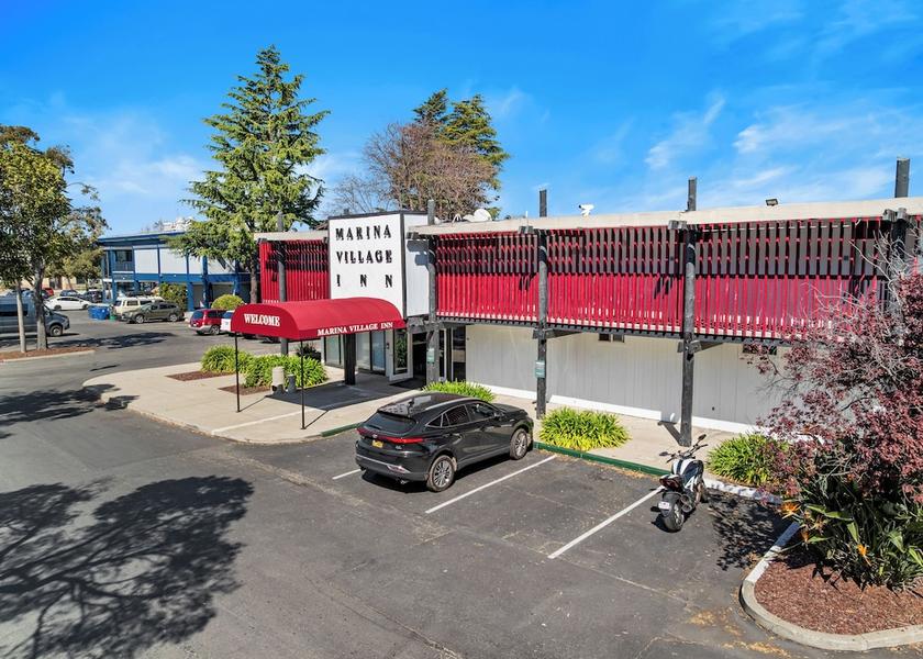 California Alameda Exterior